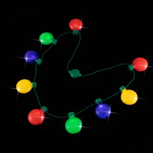 Collier lumineux de Noel fete festive ampoule brillante accessoire vue detaillee