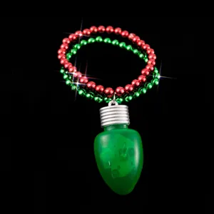 Christmas LED Light Up Bulb Bracelet Festive Red Green Beaded Hand Chain For Party Holiday Glow Jewelry Decoration Unisex Gift