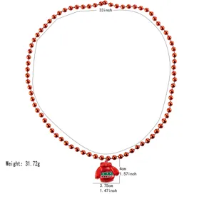 Vista dettagliata della collana di perle natalizie rosse con ciondolo e dimensioni.