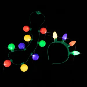 Gros plan sur le collier clignotant à ampoules LED colorées et le bandeau lumineux pour fête.