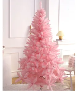 Grote roze kunstkerstboom voor mooie feestelijke huisdecoratie en gezellige sfeer.
