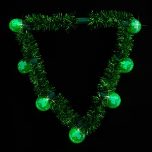 Grüner St. Patricks Day LED Lametta Halskette mit leuchtenden Kleeblatt Kugeln für Party