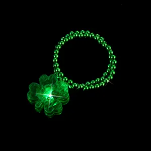 LED Grüner Kleeblatt Perlenkette St Patricks Day Leuchtende Party Schmuck Detailbild