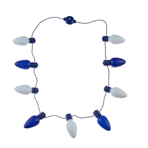 Vista dettaglio collana luminosa LED, accessori stringa di lampadine per feste notturne.