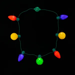 LED Weihnachts-Glühbirnen Halskette Detailansicht, bunte blinkende Party Lichterkette.