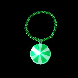 Braccialetto di perle luminose verde festa vacanza ciondolo caramella LED gioiello