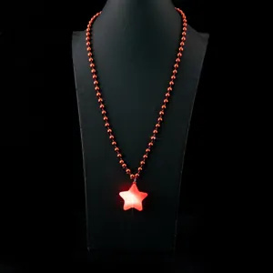 Rote Perlenkette mit leuchtendem Stern Anhänger Weihnachtsbaum Beleuchtung Schmuck Requisite