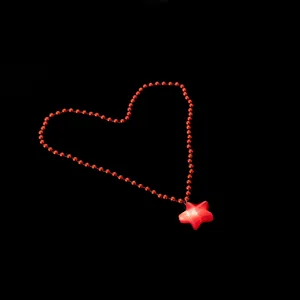 Roter Stern Anhänger Perlenkette Weihnachtsfeier leuchtende Lichterkette Modeschmuck Accessoire