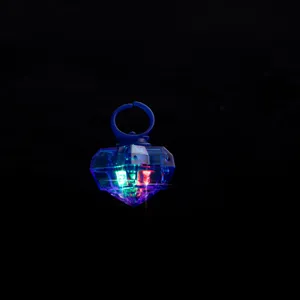 Kinder blinkender LED leuchtender Diamant Spielzeug Ring, blaues Plastik Party Festival Geschenk.
