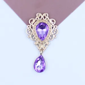 Gouden legering hanger met paarse druppel acryl strass steentjes, DIY sieraden detail.