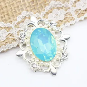 Broche perle strass ovale en alliage argenté détail accessoire mode vêtements DIY.