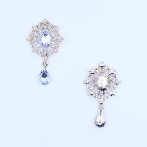 Gouden legering strass bloem hanger knop DIY kleding geschenkdoos decor 49x28mm