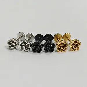 Roestvrijstalen roos labret knop oorbellen in verschillende kleuren, detail weergave.