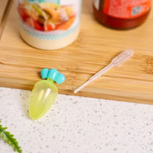 Mini tragbare Karotten Soßenflasche und Tropfer Set für Ketchup und Salatsoße tragbar.