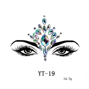Detailansicht bunter Acryl Strass Gesichtssteine, Kristall Augenbrauen Aufkleber für Party Make-up.