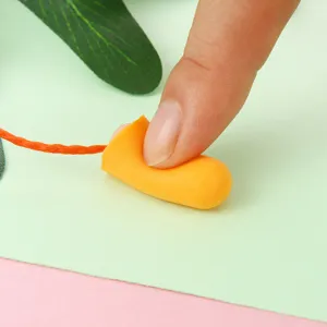 Cómodos tapones para los oídos de espuma de rebote lento con cordón para dormir.