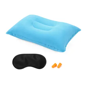 Tragbares aufblasbares Reisekissen-Set mit Schlafmaske und Ohrstöpseln für draußen.
