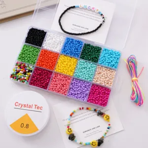 Set de 24 rejillas de cuentas de vidrio de colores DIY con cuentas de letras y cordón elástico