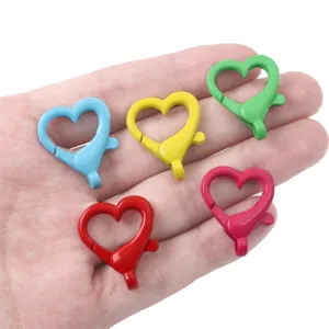Mosquetones de resorte en forma de corazón coloridos de aleación para joyería DIY