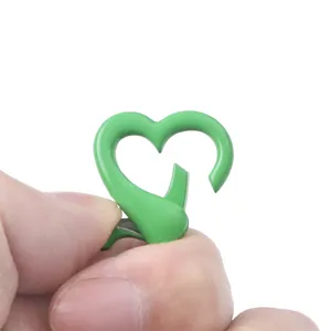 Cierre de mosquetón de aleación en forma de corazón verde para manualidades de joyería