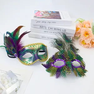 Carnevale maschera piuma metà viso coppia festa spettacolo costume lusso occhi maschera