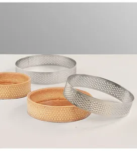 Cercle à tarte perforé en acier inoxydable moule à mousse outil de pâtisserie professionnelle.