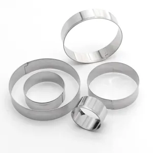 Moule de cercle à gâteau mousse rond en acier inoxydable 5 pièces pour pâtisserie.