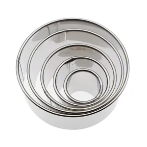 Lot de 5 cercles à mousse ronds en acier inoxydable, emporte-pièces pour pâtisserie.
