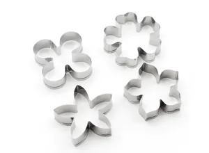 Stainless steel flower cookie cutters set, 4 pieces DIY baking molds for biscuits and cakes.