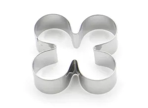 Stainless steel flower cookie cutter detail view, durable metal baking mold for DIY pastry.