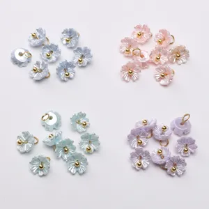 Resin pearlescent flower pendant details, colorful DIY bracelet beads and craft accessories.