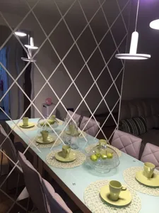 Autocollants muraux miroir losange en acrylique pour salon chambre fond de télévision.