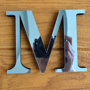 Adesivo murale lettera M in acrilico specchio argento alfabeto decorativo 3D per la casa