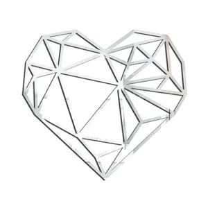 Nahaufnahme des geometrischen Herz Acryl Spiegel Wandaufklebers mit glänzender Oberfläche.