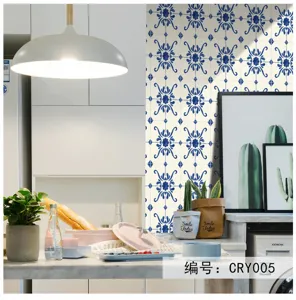 Dettaglio adesivo per piastrelle in cristallo blu bianco retro carta da parati mosaico murale.