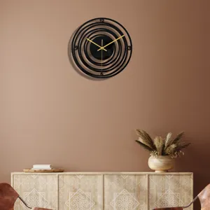 Horloge murale moderne en acrylique noir avec aiguilles dorées, pendule 3D minimaliste pour décoration.