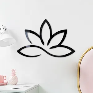 Acryl Spiegel Wandaufkleber mit elegantem schwarzen Blumendesign fur moderne Heimdeko.