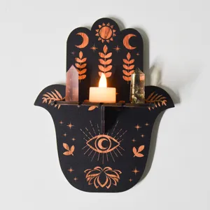 Ξύλινο ράφι τοίχου Hamsa boho με κρυσταλλικούς λίθους και κερί για διακόσμηση σπιτιού.