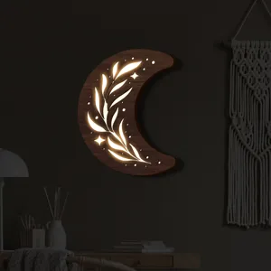 Lampada da parete LED a mezza luna in legno con design intagliato di foglie, luce boho.