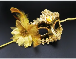Superbe masque de bal venitien dore avec fleur et plumes pour fete, soiree et cosplay.