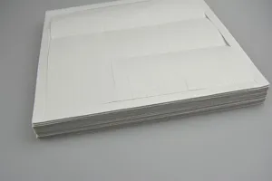 Witte schuimstof klevende plaat met raster 1mm dik, dubbelzijdige tape voor handwerkprojecten.