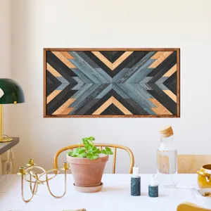 Detail d art mural geometrique en bois montrant le grain du bois et le style scandinave.
