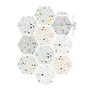 Azulejo de suelo autoadhesivo de terrazo hexagonal detalle decoración antideslizante.