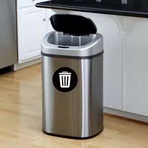 Pattumiera automatica con sensore in acciaio inossidabile per cucina moderna e gestione rifiuti