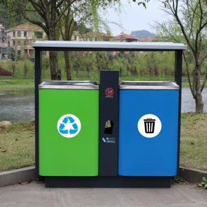 Bidone per la raccolta differenziata doppio da esterno con contenitori e tettoia.