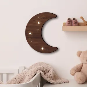 Lampada da parete a LED in legno con luna, decorazione murale per cameretta nordica.