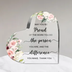 Acryl hart plaquette met mooie bloemenprint en inspirerende quote voor kantoor bureau.