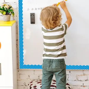 Bordo per lavagna magnetica con pois blu smerlato decorazione ideale per bacheca scolastica