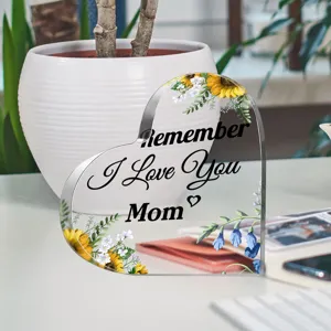 Acryl hart bureau plaque detail met bedrukte zonnebloemen en liefdestekst voor moeder.