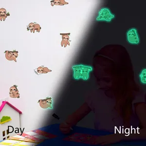 Stickers Muraux Animaux Dessins Animés Lumineux Brillant dans le Noir Mignons Paresseux Chien Chat DécalcomANIES pour Chambre d'Enfant